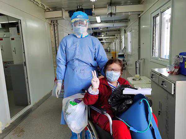 独家画面！记者跟拍火神山血浆输注治疗全过程……