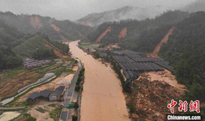 “孤岛”粤北江湾镇道路、电力等已基本恢复