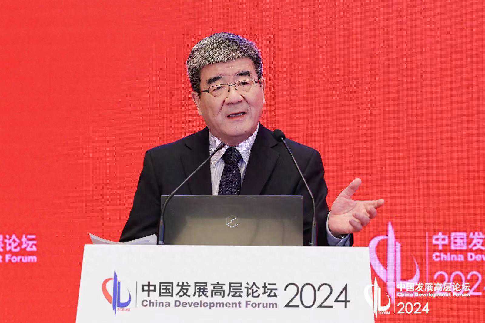 海闻：发展新型服务业创造更多就业机会是释放需求潜力的重要保障