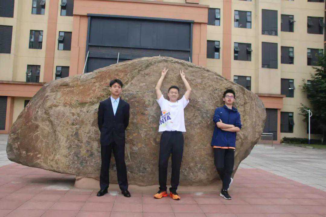 奎星闪耀 | 洪雅中学刘锐圆梦空军预警学院