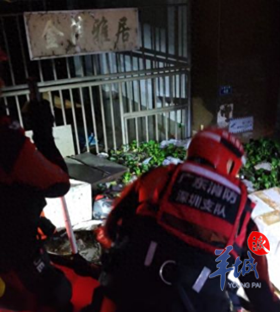 “别害怕！有我们在！”直击广东消防逆行救援瞬间