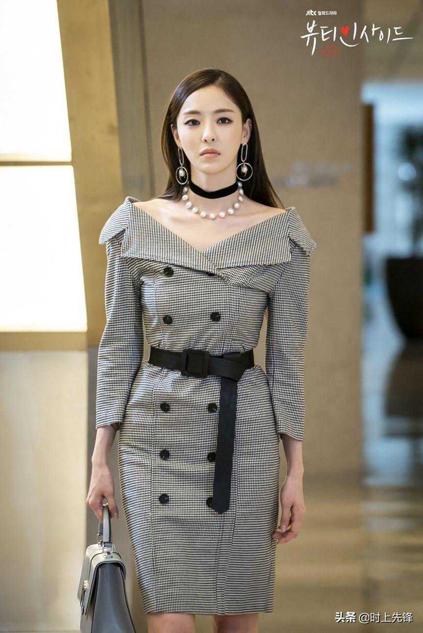 这个腿长不真实！女星李多熙“侧身照”掀热议，不靠修图照样能打