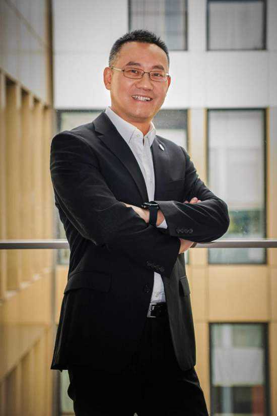 万钧：“三招”助力狮桥转型升级“加速度”