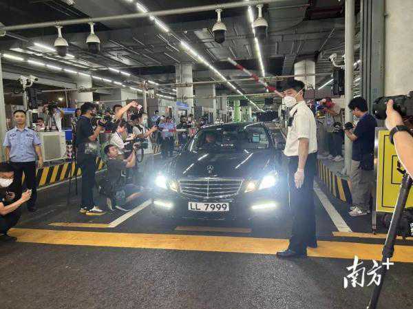 首辆“北上”香港单牌车，驶入广东！